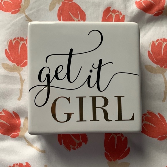 Get It Girl Cube Table Decor - Picture 1 of 3